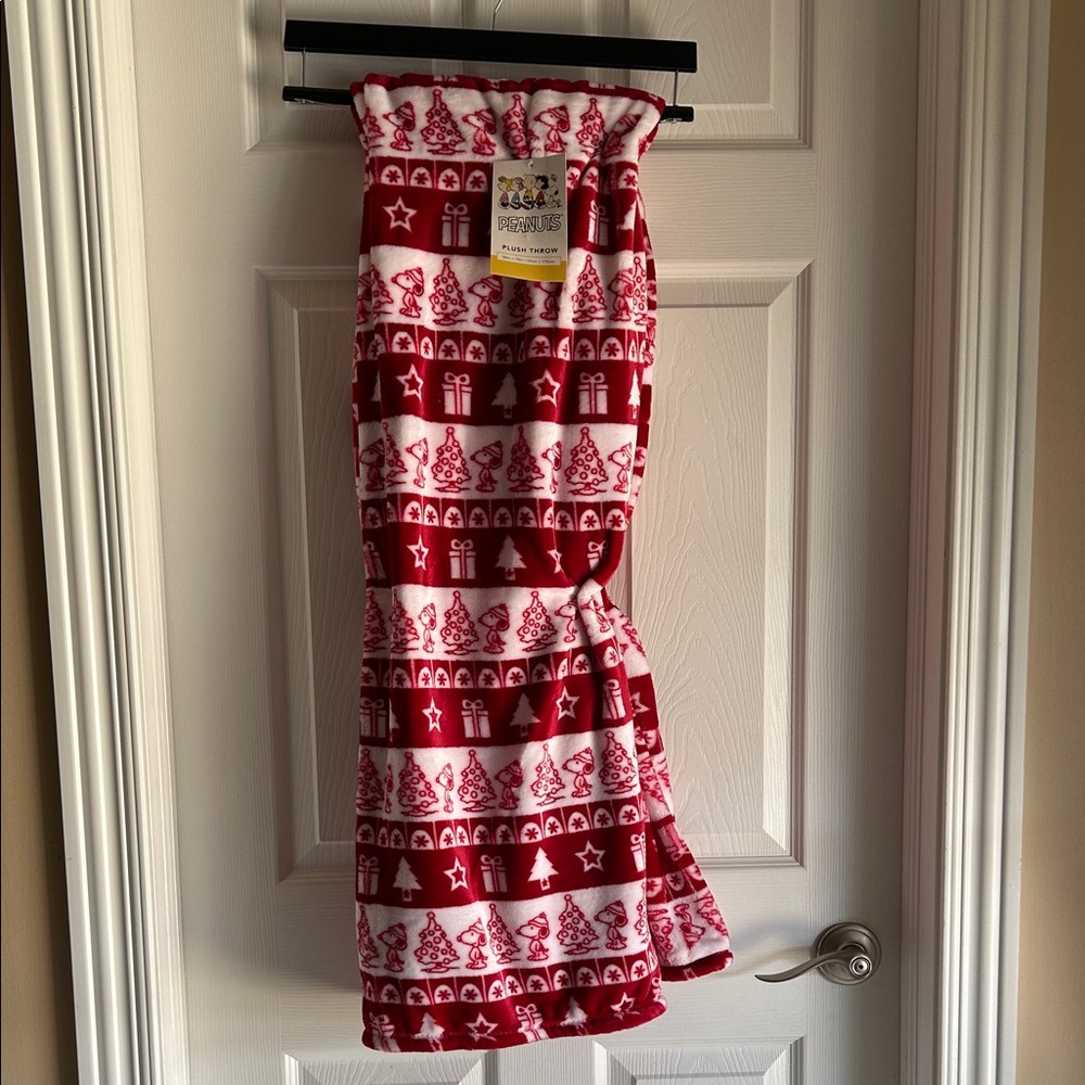 Plush Snoopy Christmas Throw